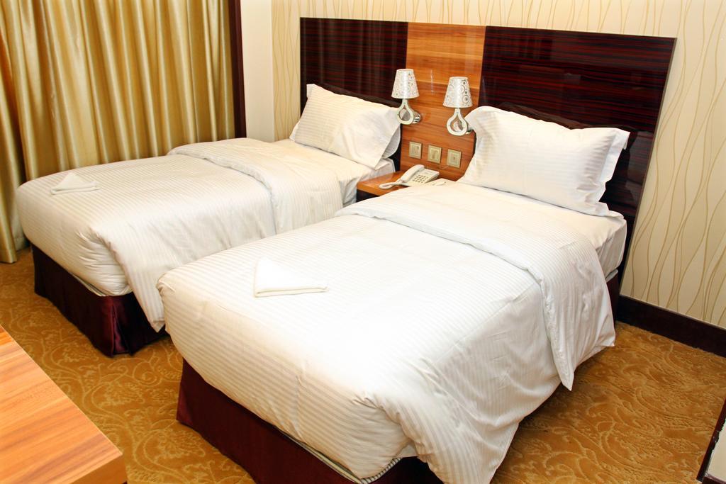 Fal Hotel L.L.C Дубай Стая снимка