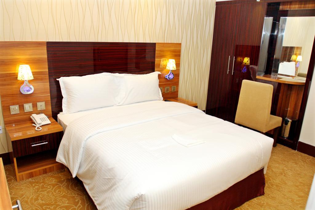 Fal Hotel L.L.C Дубай Стая снимка