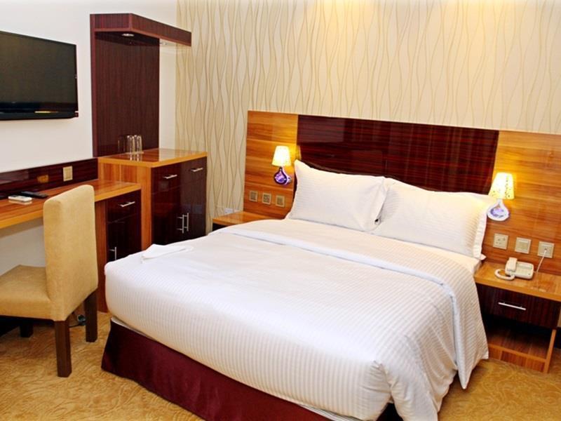 Fal Hotel L.L.C Дубай Екстериор снимка